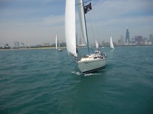 S2  9.2 A  Sailboat,  Roomy & Comfortable with Chicago Harbor this Season