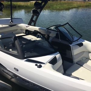 2015 Malibu Wakesetter 22 VLX  / SEE VIDEO