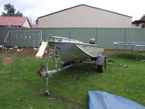 ONE BROOKER TINY BOAT