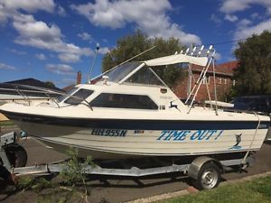 17ft Fibreglass Boat