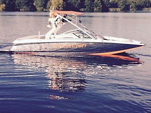 2010 MasterCraft XStar Wakeboard Boat with factory installed surf system
