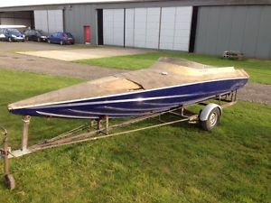 Tremlett Speed Boat Project  For Restoration No Engine comes With Trailer