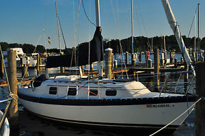 1983 Cherubini Designed HUNTER 27.2 27ft Coastal Cruiser Sloop