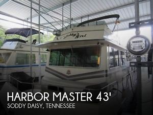 1988 Harbor Master 43 House Boat