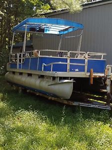1987 Party Barge