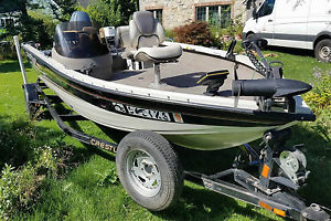 2004 Crestliner 1750 Fish hawk