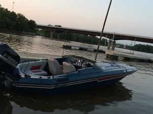 1991 Champion Boats