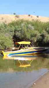1981 21 ft  Hallett Boat