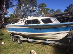19ft half cabin Vickers Ezy Rider