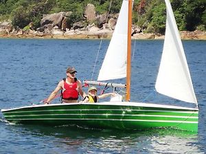 NS14 sailboat skiff dinghy