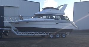 30ft Bayliner boat (+ berth avail to rent)