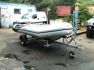 HONWAVE BOAT WITH TRAILOR, FANTASTIC CONDITION HARDLY USED, FAST FUN