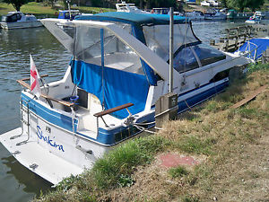 1988 Bayliner 2655 Sunbridge Speed Cruiser 6 berth 5.7L Petrol Engine