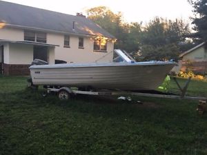 19 Foot MFG Runabout late 60's early 70's