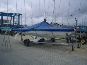 Flying Fifteen 3676 racing keel boat
