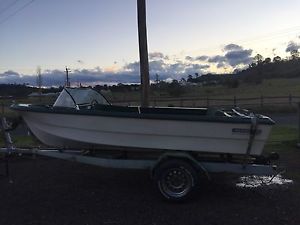 14.5ft Pongrass Fibreglass Boat Fishing skiing runabout