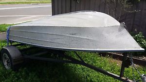 Aluminium Tinny boat. 10 Foot/ 3m and trailer
