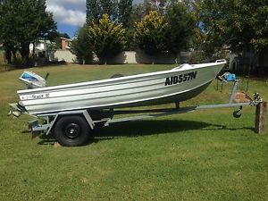 3.7m 12ft Stacer Boat tinny 8hp suzuki motor