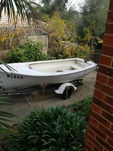 savage dolphin 16ft fibreglass boat