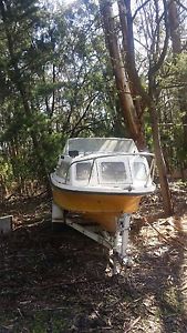 15ft Mustang half cabin boat