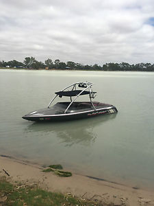 Hallett Charisma Ski Boat Wake Boat wakeboard