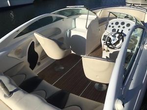 BOAT MANITOU 24 TWIN MERCRUISER 4.3 EFI WITH CASTOLDI JET DRIVES