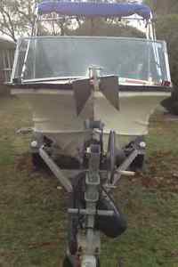 Quintrex FishAbout 4.3m Aluminium Boat Tinnie Tinny Package Registered