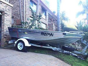 QUINTREX 385 EXPLORER ECLIPSE  2004