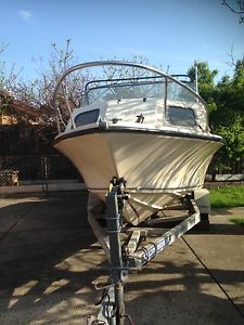Boat fibreglass 5 metres with trailer!