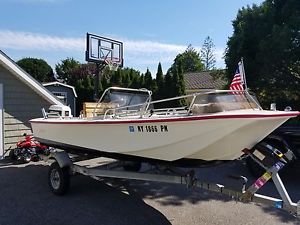 Boston Whaler Newport