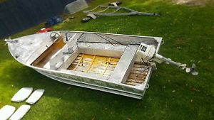 16ft. Tinny 30 hp Johnson Runs and starts BARGAIN fishing boat trailer No RESER