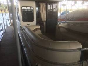 2006 Suntracker Party Barge