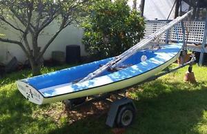 Yacht - Banshee Sailing Dinghy 13 ft (4.0m) with Trailer