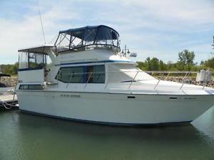 1989 Chris Craft 372 Catalina (Fresh Water Only)