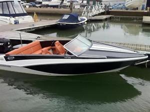 Glastron GT160 LTD Edition Ski Boat 2012