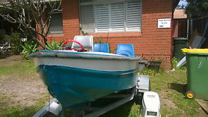 tinnie fishing boat - de-haveland