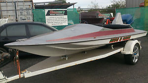 skirace boat