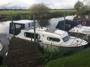 Freeman 23 Cruiser with mooring fees paid until April 2017