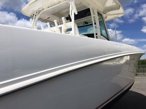 2015 Boston Whaler 350 Outrage