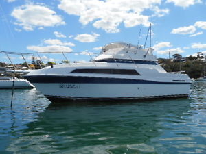 Carver 27ft flybridge fiberglass cruiser large volume (sydney harbour) No Reserv