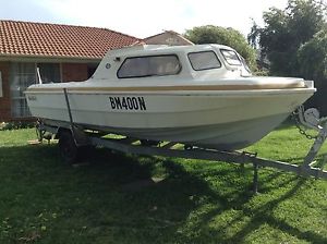 SWIFTCRAFT SEA GULL 17 FT HULL ONLY NEEDS WORK