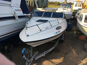 Centra Sea-Pro 1900 Sports Boat Mercruiser 3.0L Similar to Bayliner Maxum