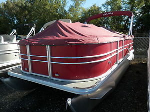 NEW SYLVAN 820 Mirage Cruise Pontoon Boat - 16,290