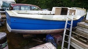 Fishing Day Boat Cruiser On In Out Board Diesel Sea River Lake Canal Project