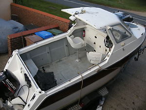 Raider 18' fishing boat. Suzuki 90 hp fur stroke less than 100 hours.