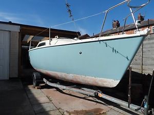 Hunter Medina 20' Sailing Boat