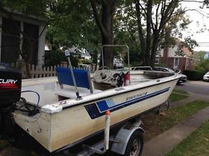18' STARCRAFT CENTER CONSOLE WITH MOTOR AND TRAILER