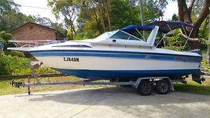 Mustang 24ft Sports Cruiser, excellent 150hp 2.6L V6 Yamaha outboard, on trailer