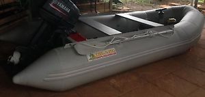 Inflatable boat
