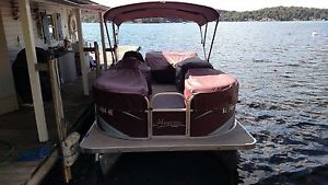 2012 Hampton 2285